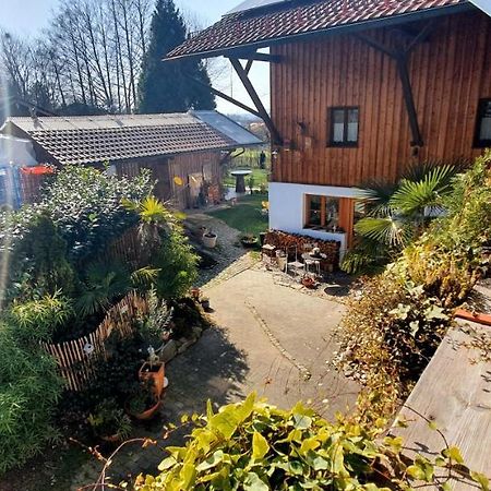 Ferienwohnung 2 Mittig In Vogtareuth Rinser Exterior photo